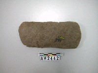 藏品(長條形打製石斧)的圖片